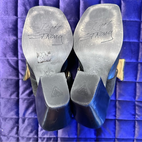 Fluevog Stand Up Bader Bucked Platform Shoe - Picture 6 of 11